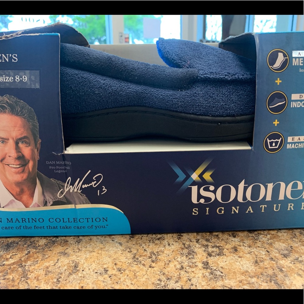 Men’s Isotoner slippers